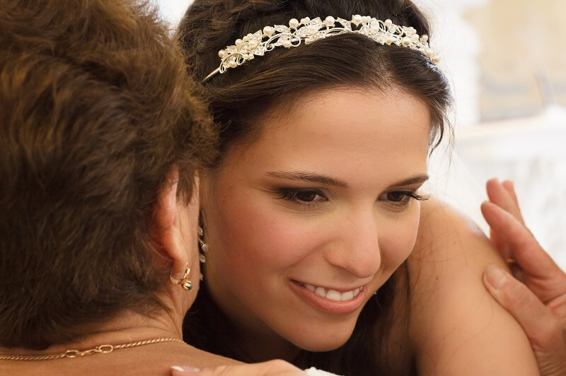 Bride hugging her Mother on Wedding Day
